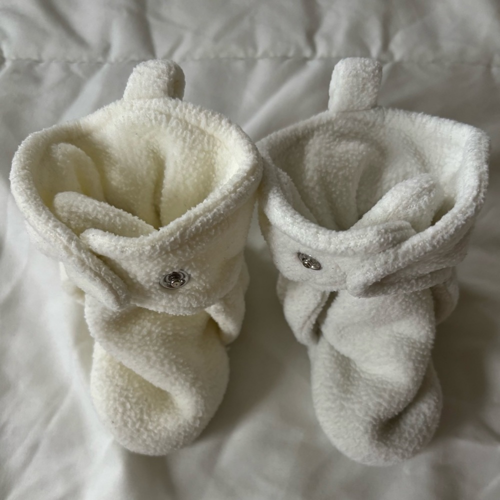 Cozy Cream Fleece Baby Booties